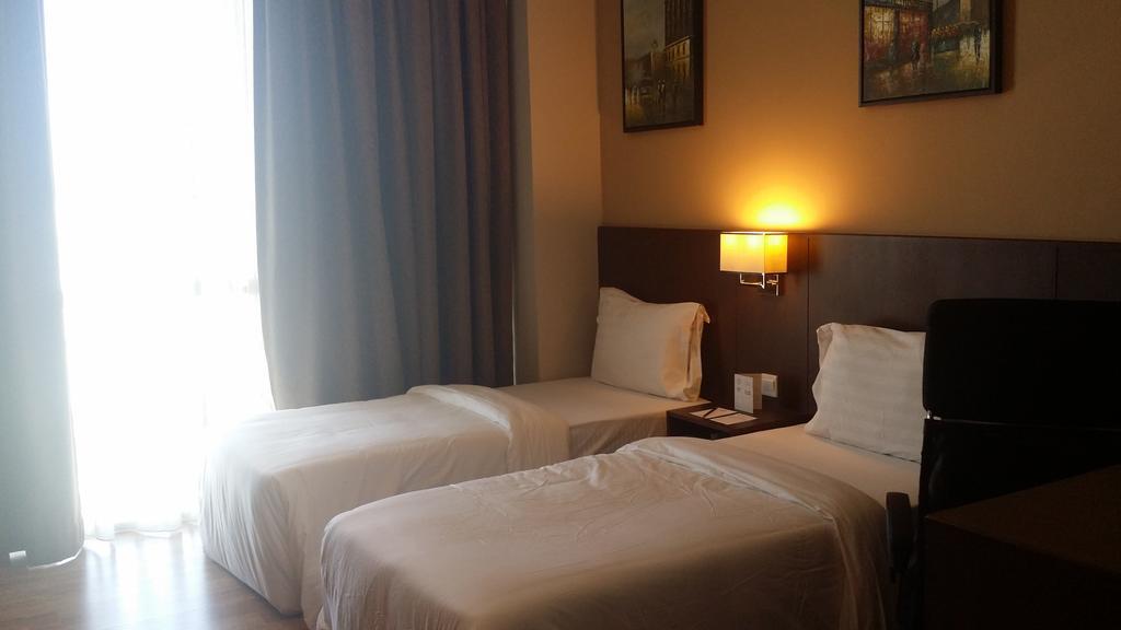 Keoja Hotel Kuala Belait Eksteriør billede